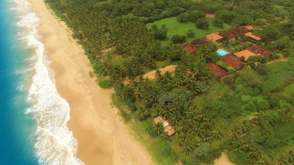 Ranna 212 Beach Resort Kahandamodara Luaran gambar