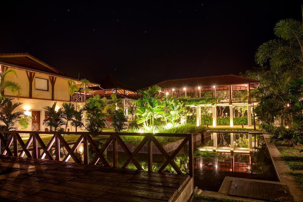 Ranna 212 Beach Resort Kahandamodara Luaran gambar