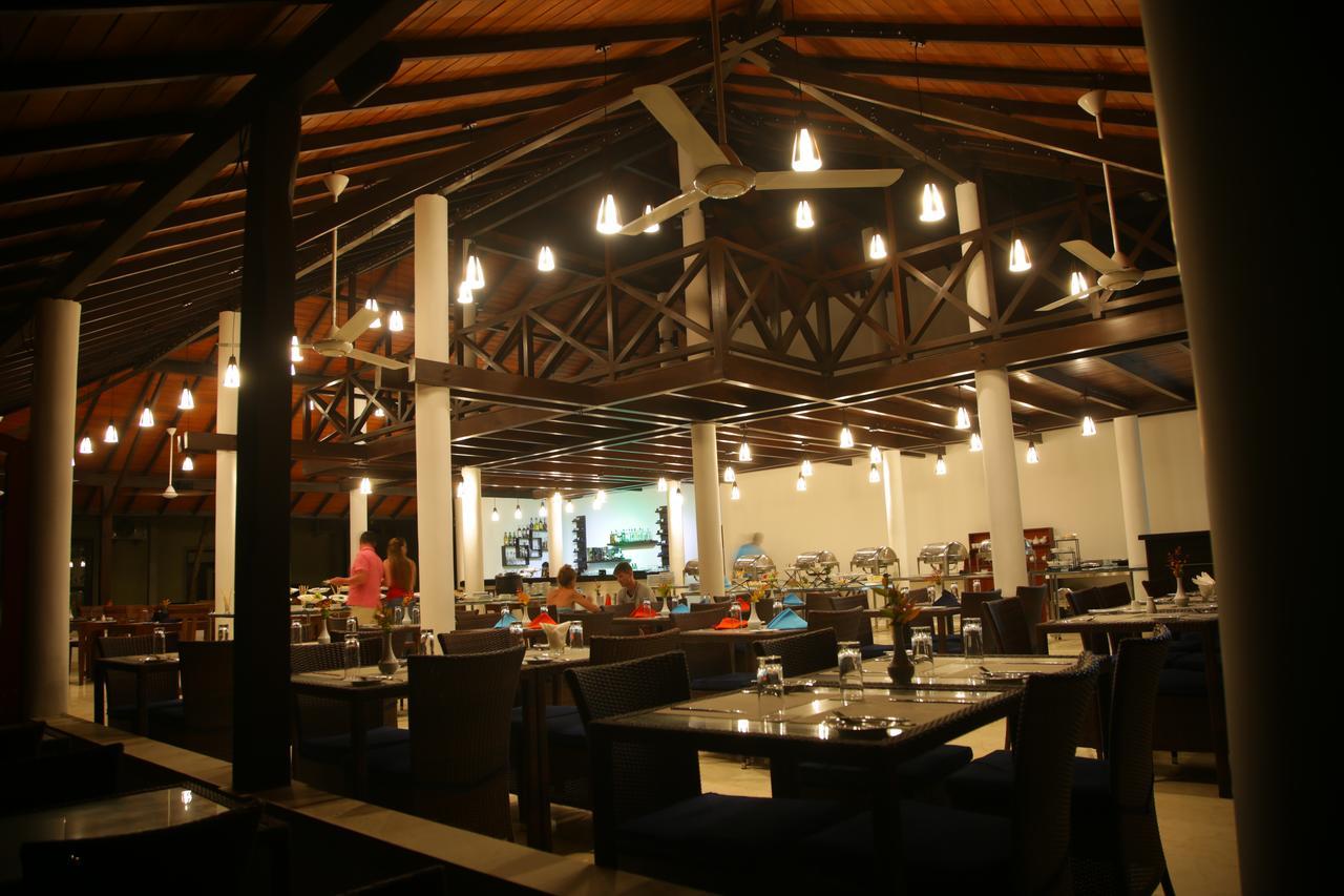 Ranna 212 Beach Resort Kahandamodara Luaran gambar