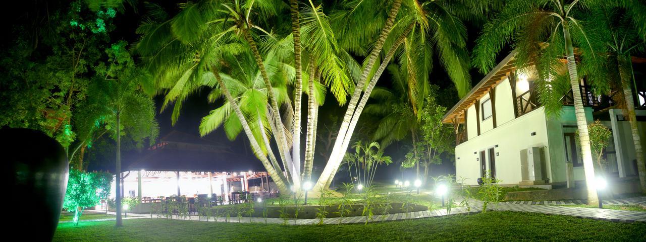 Ranna 212 Beach Resort Kahandamodara Luaran gambar
