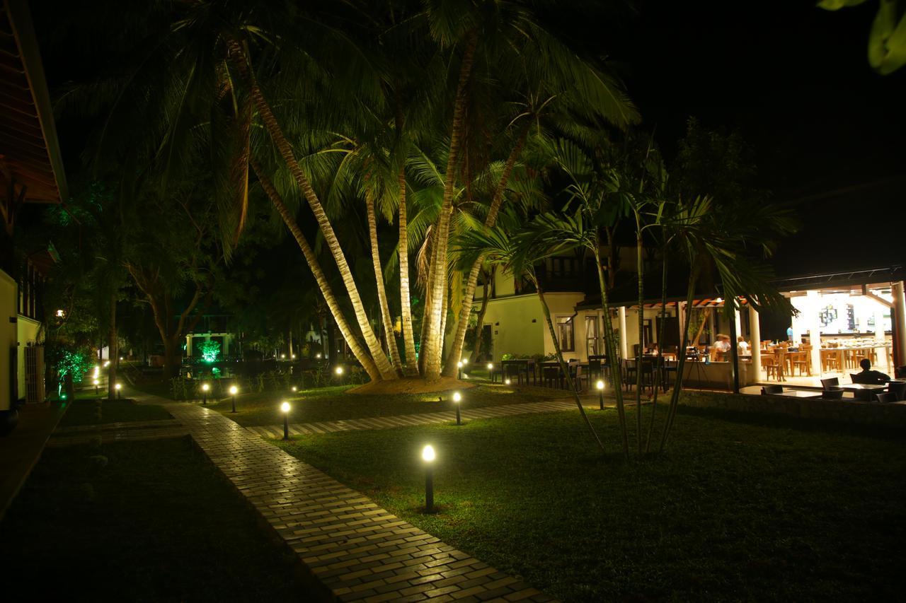 Ranna 212 Beach Resort Kahandamodara Luaran gambar