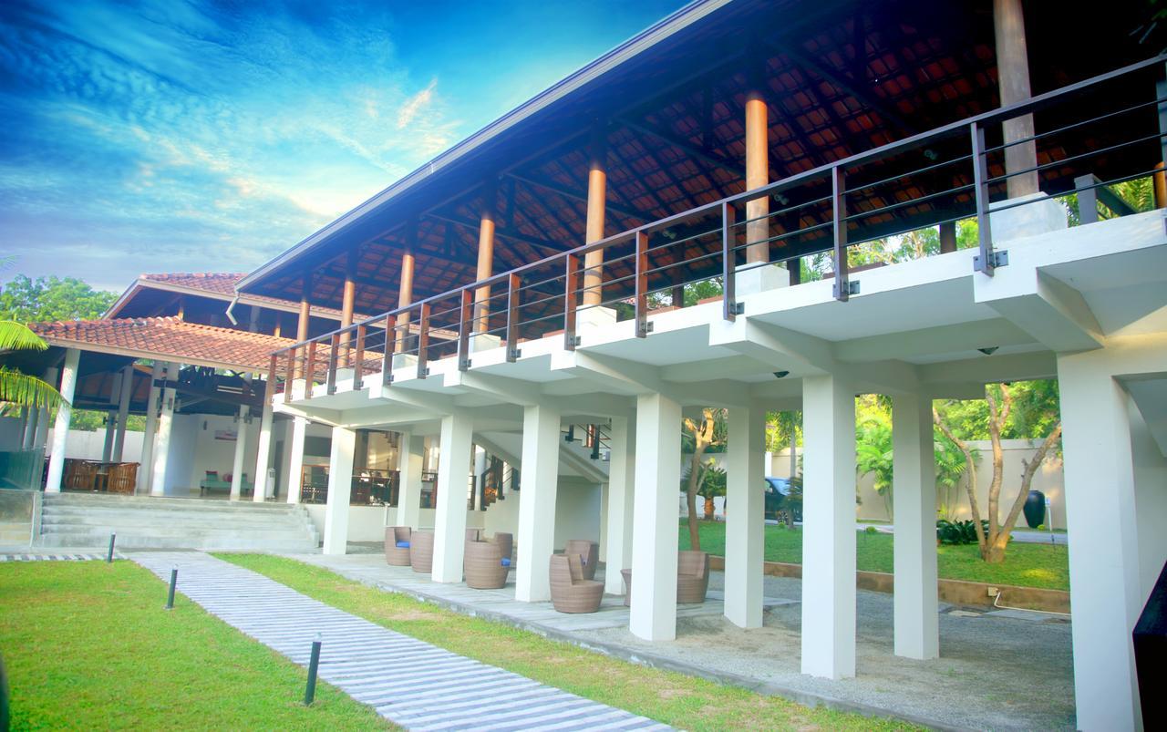 Ranna 212 Beach Resort Kahandamodara Luaran gambar