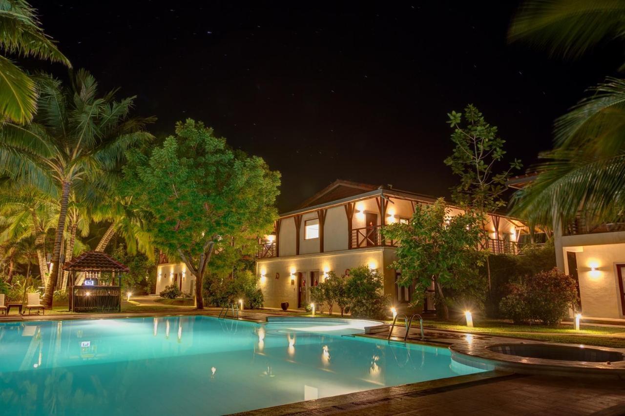 Ranna 212 Beach Resort Kahandamodara Luaran gambar