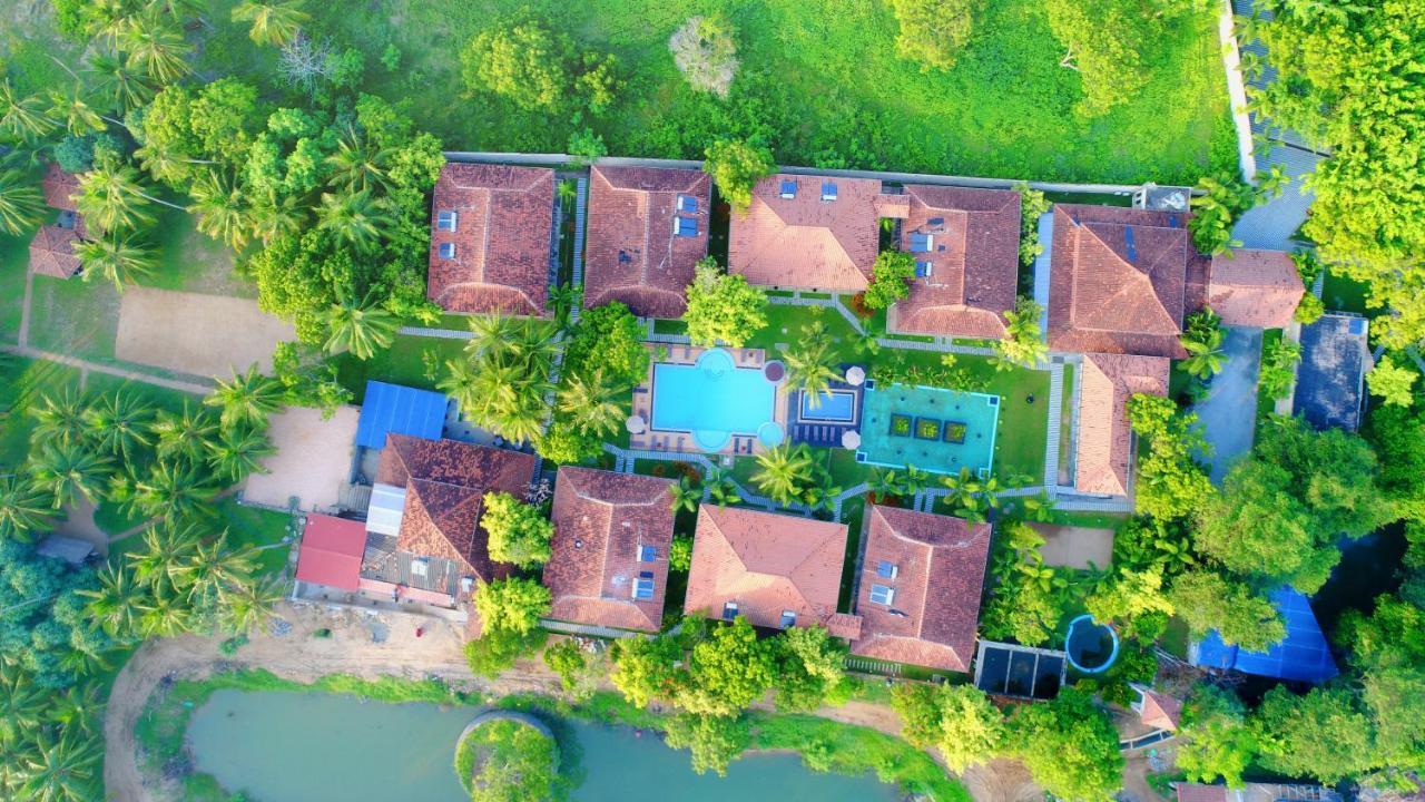 Ranna 212 Beach Resort Kahandamodara Luaran gambar